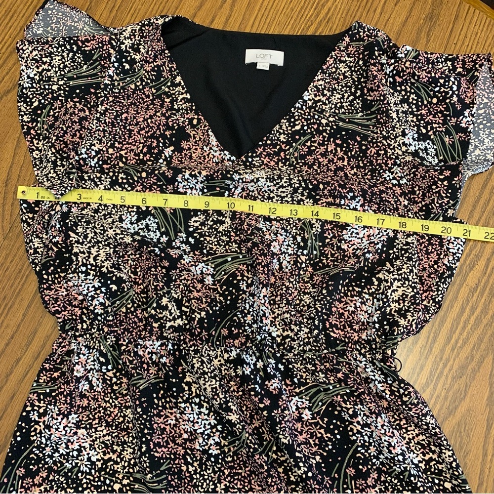 LOFT Black Floral Lined Split Flutter Sleeve V-Ne… - image 7